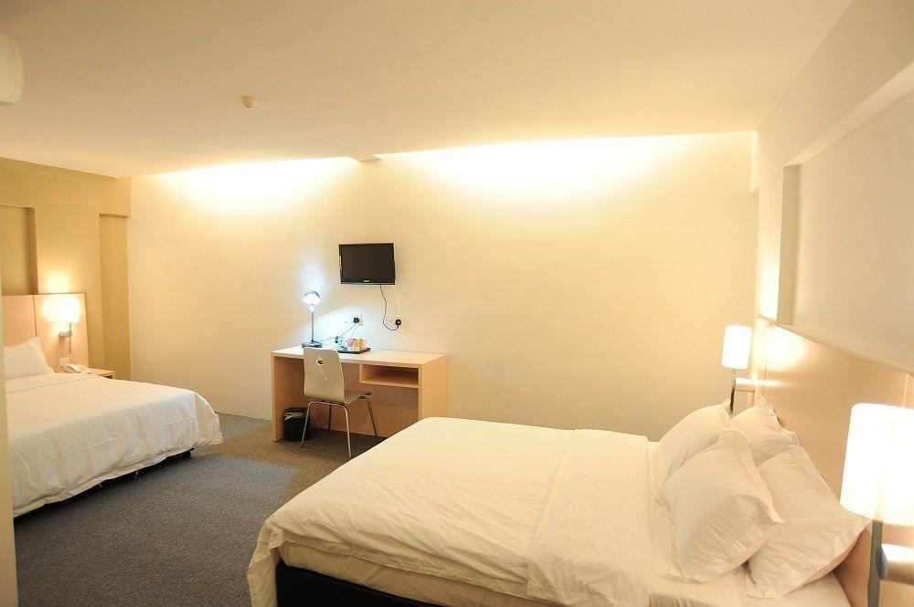Super 8 Hotel @ Georgetown George Town Exterior foto